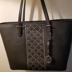 Michael kors jet set tote